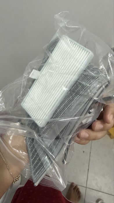 Продам робот-пылесос lydstro R1