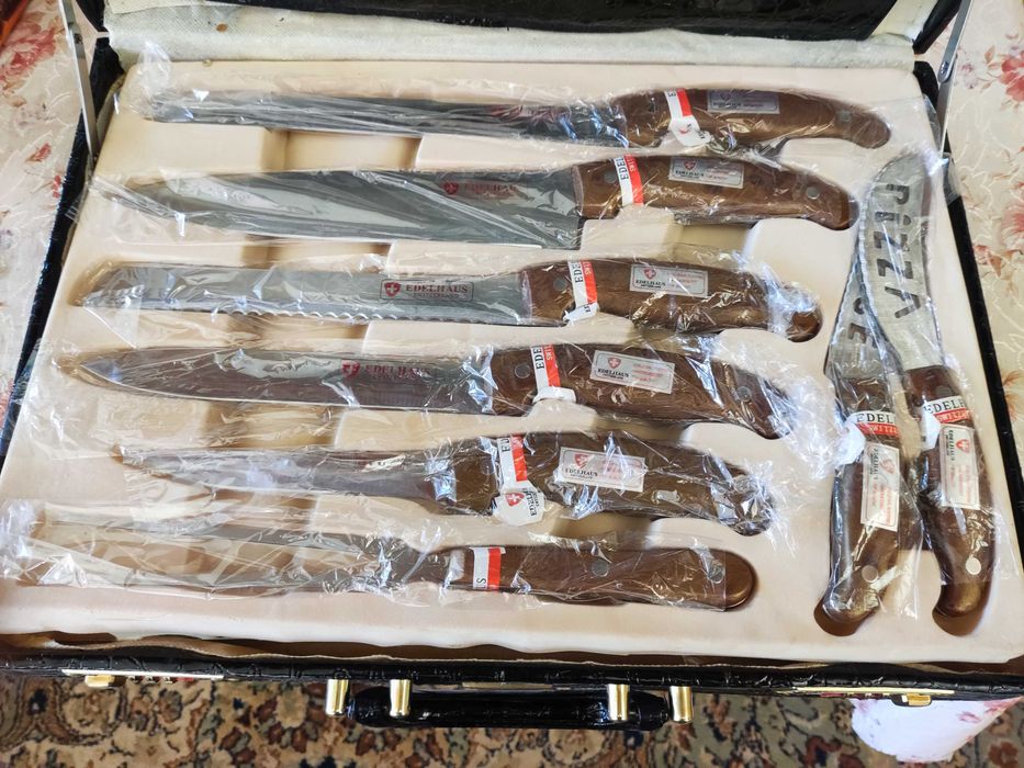 Швейцарско качество.Комплект 25 части ножове и всичко необходимо