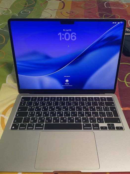 Продавам Apple MacBook Air M2 (2022) – 13.6” | 8GB RAM 256 GB | Отлично състояние