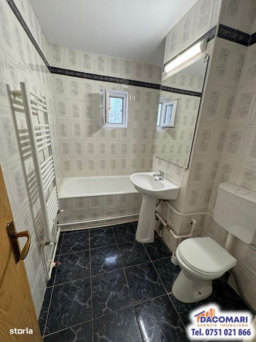 Apartament spațios 3 camere, 72 mp total, Casa Roșie.