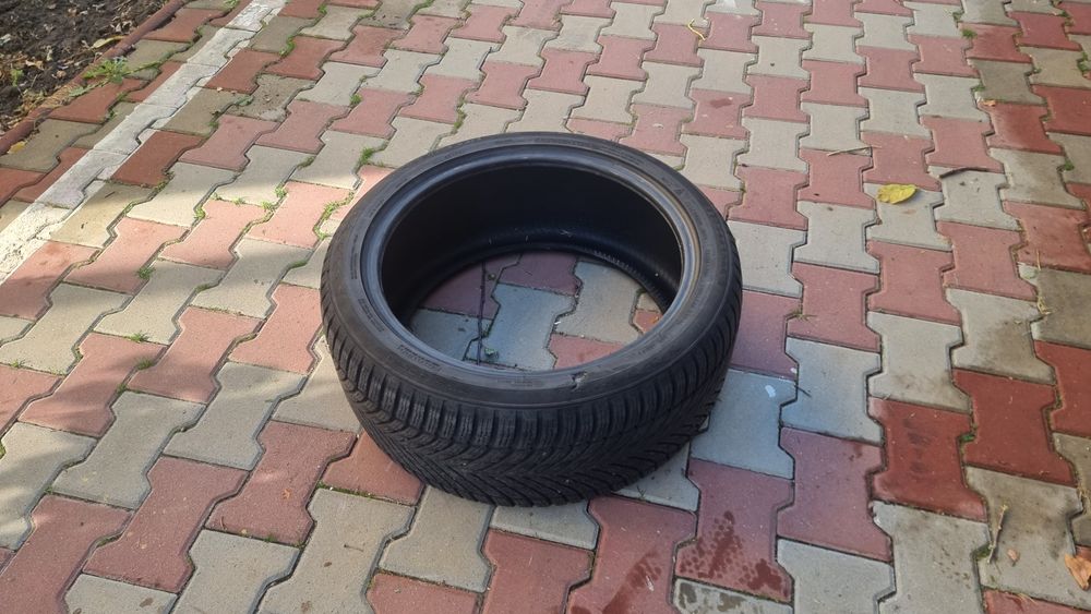 Anvelopă Nokian all season 255/40 R19 100V