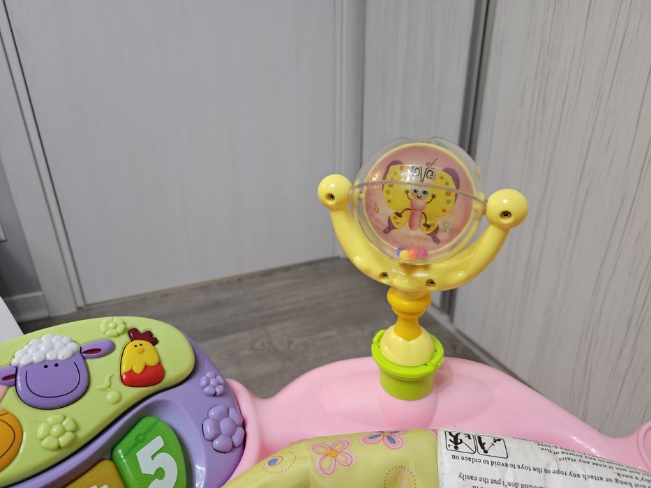 Vand centru de activitati cu trambulina  Hola Toys