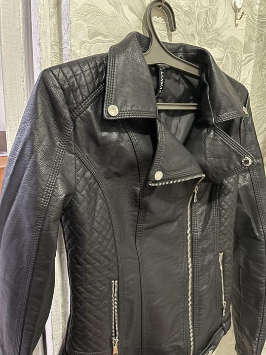 кожаную куртка.