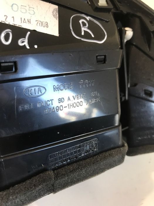 Десен въздуховод на арматурно табло за KIA Ceed (2009) 97490-1H000