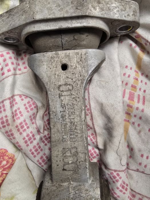 Подушка двигателя