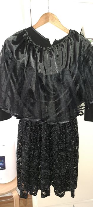 Продам платье кружевное