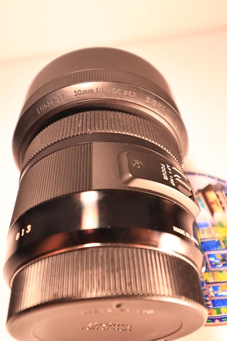Obiectiv ef-s sigma 30 mm f 1.4 DC, montura Canon