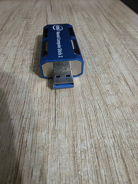 Intel Neural Compute Stick 2 (NCS2) - Accelerator AI / Deep Learning