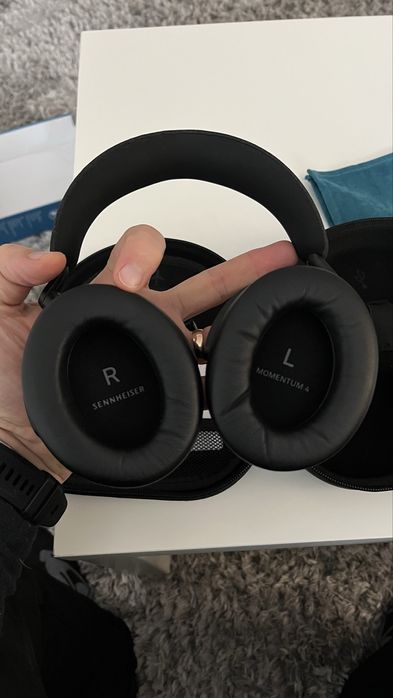 Casti Sennheiser Momentum 4