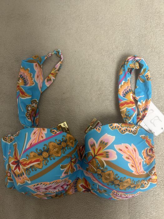 Sutien de baie, model deosebit
