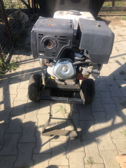 Tocator Crengi cu motor 13 cp si  tocator electric