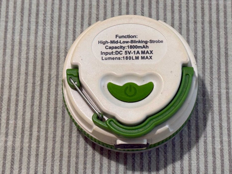 Продавам презареждаема къмпинг лампа Robens Beacon Batch Battery Lamp 180 lm White/Green - отлично състояние