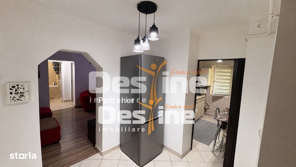Apartament cu 3 camere, semidecomandat - aproape de centru