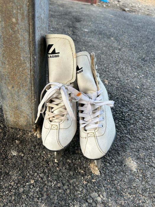 Продам коньки почти новые