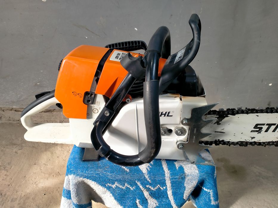 Продам бензопилу STINL 460