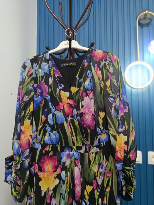 Красивый цветочный платье