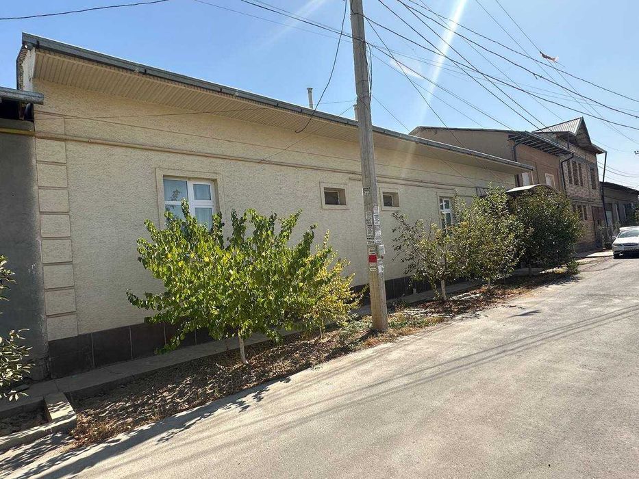 СРОЧНО !! Продается участок в Яшнабаде 6 соток 6 комнат