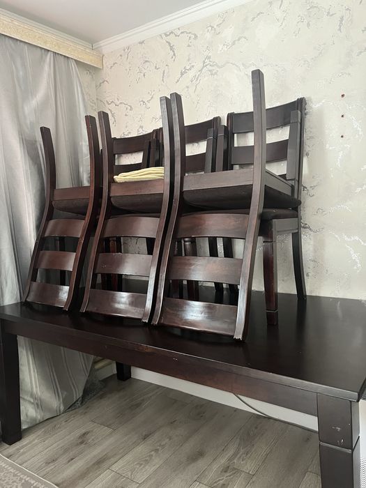 Продам стол деревянные  со стульями