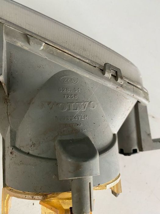 Proiector lampa ceata stanga fata VOLVO V70 2004-2007 8693347