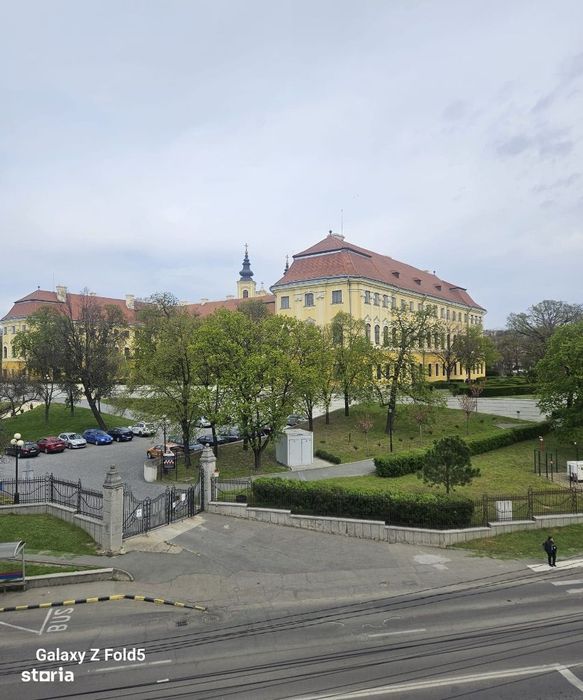 De închiriat – Garsonieră decomandată | Bulevardul Dacia