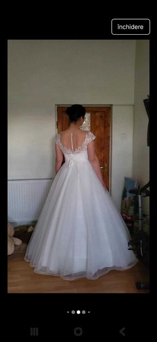 Vand rochie de mireasa alba fara trena