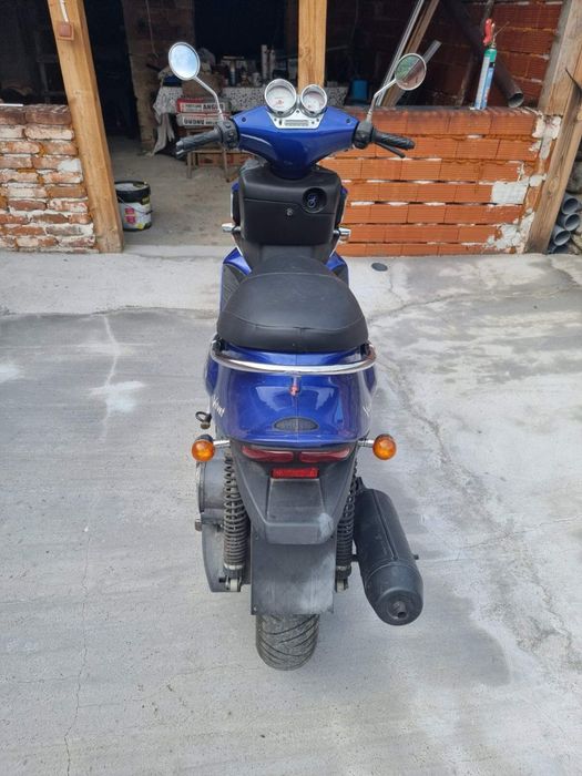 Запазен скутер Velvet Benelli