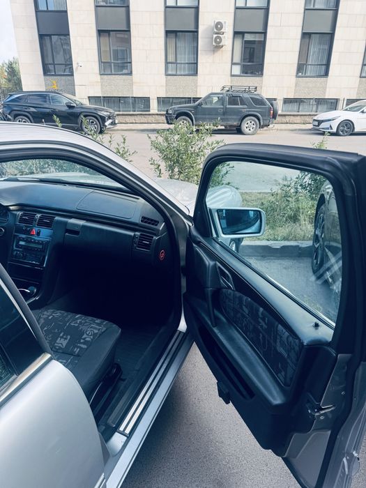 Мерседес лупарик w210