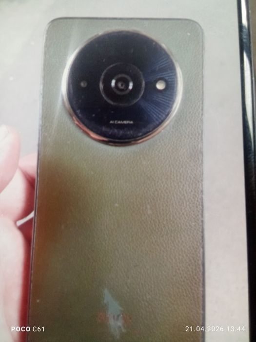 Продам Телефон POCO. C61