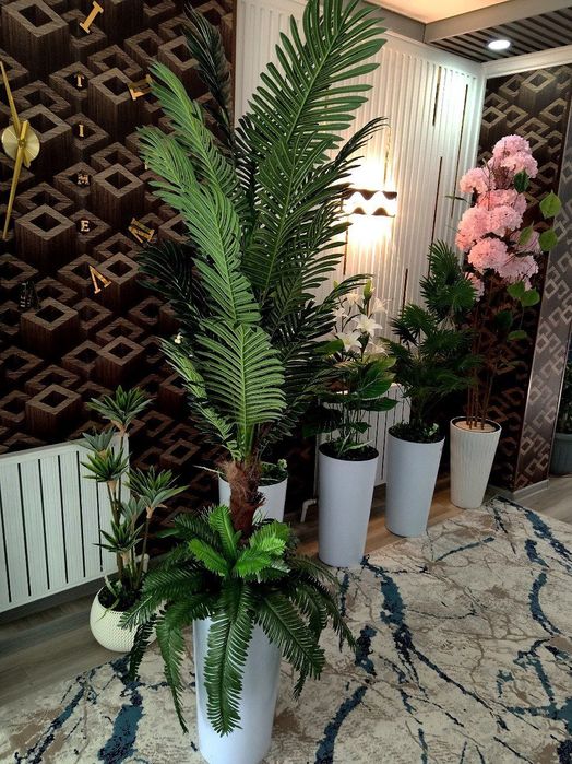 Искусственные цветы. Палма.. искусственные деревья.