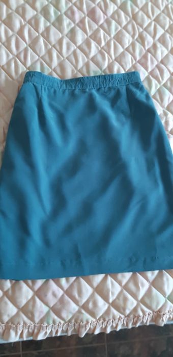 Дамски маслено зелен костюм