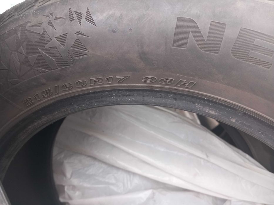 215/60 R17 Nexen