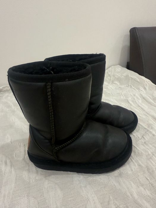 Продам десткие угги