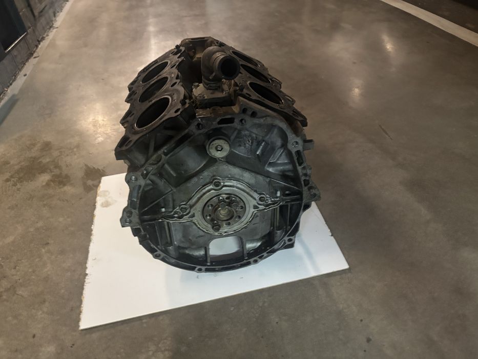 Блок двигателя vq20