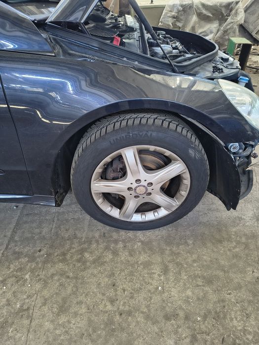 Продавам Мерцедес R класа на части