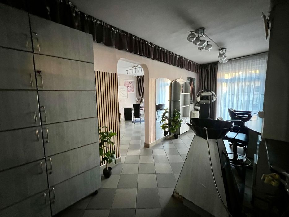 Posturi de inchiriat la Salonul de înfrumusețare Belle-Amie,închiriază