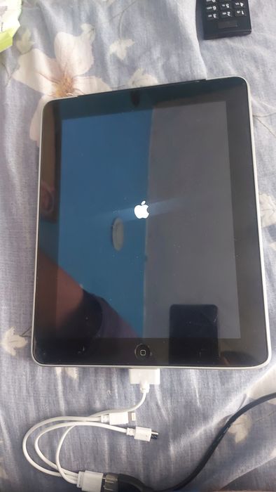 Таблет iPad ти  64 GB
