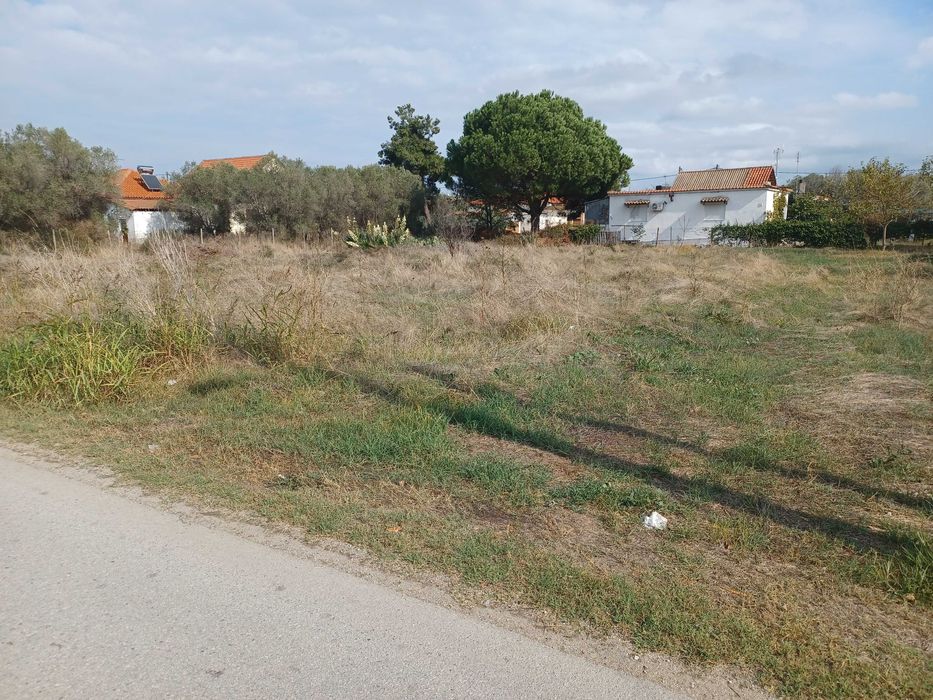 Продава се парцел 1000 м2 в регулация в Паралия Врасна, Гърция