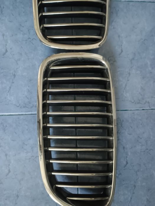 Grila bara fata BMW