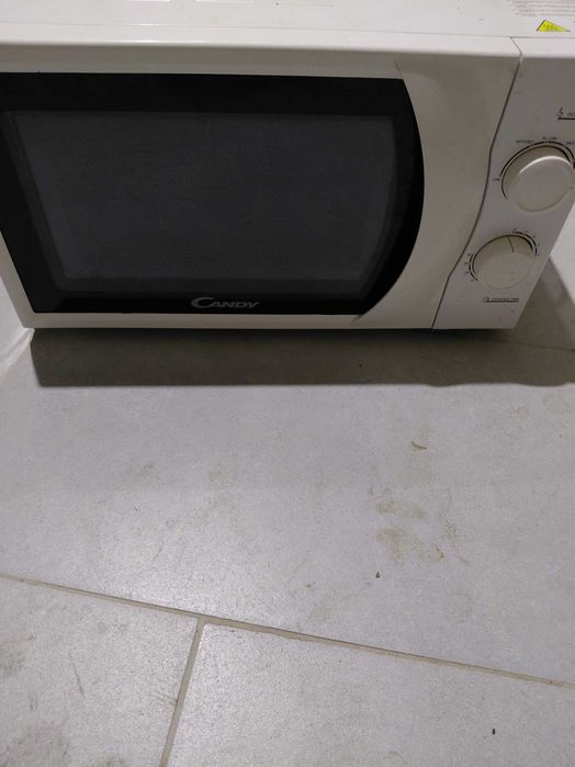 Vand cuptor cu microunde Candy
