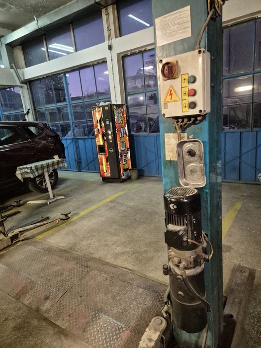 Двуколонен подемник