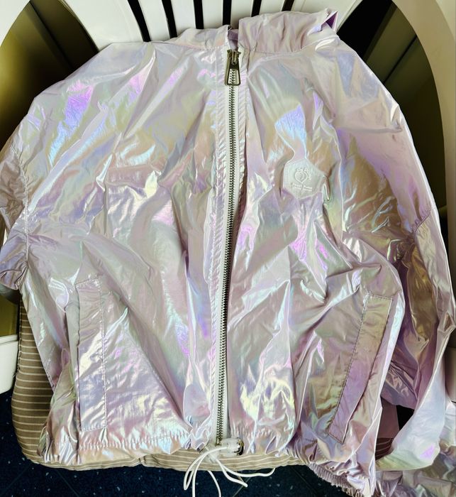 Дамско спортно яке тип ветровка