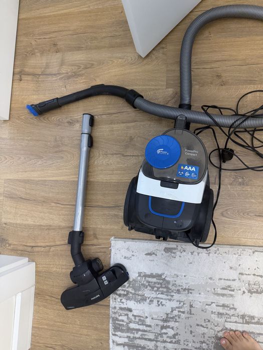 Мощный пылесос philips