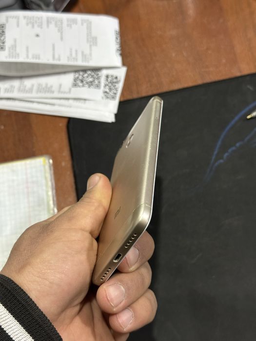 Redmi 5 yahshi xolatda