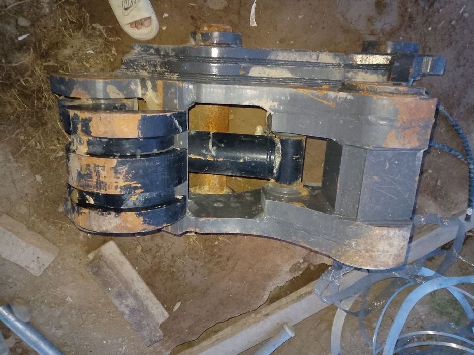Adapter sotiladi volvo 380 talikniki