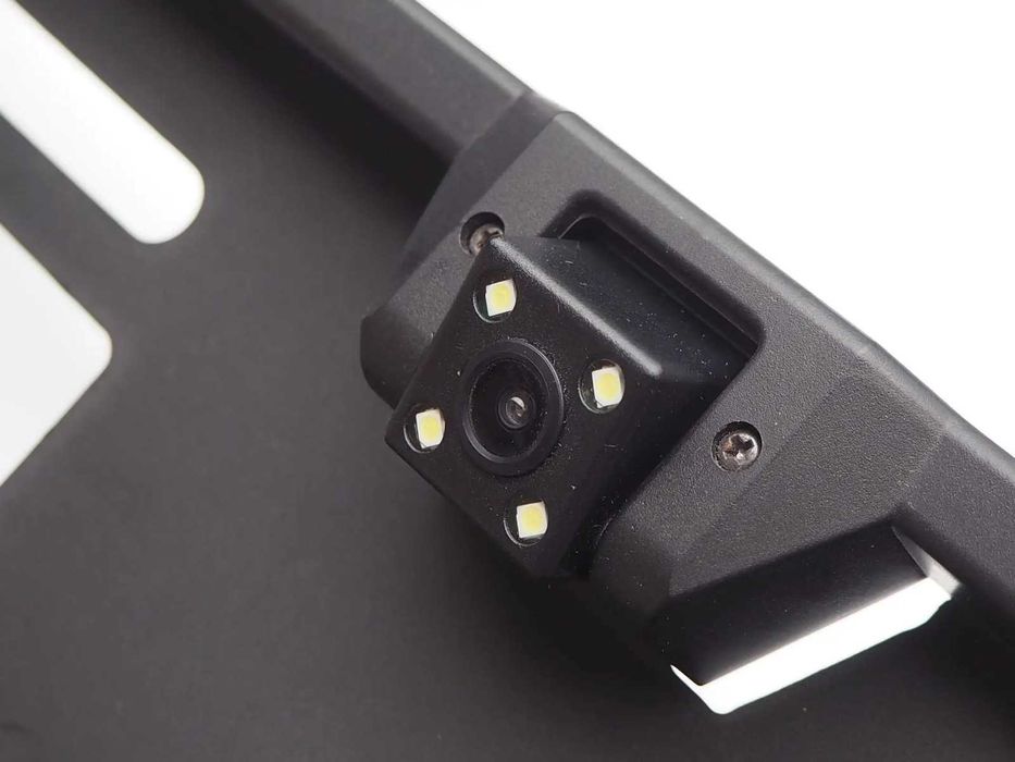 Стойка регистрационен номер с камера и два парктроник сензора