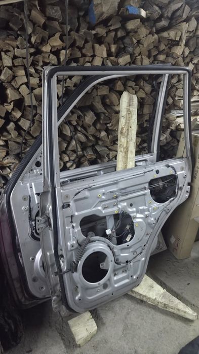 Двери на Hyundai Terracan.