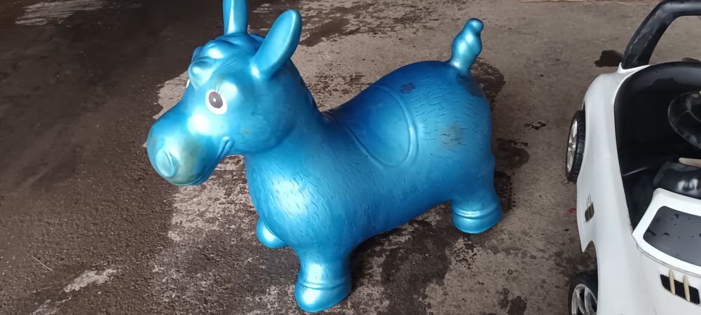 Продам детскую машинку