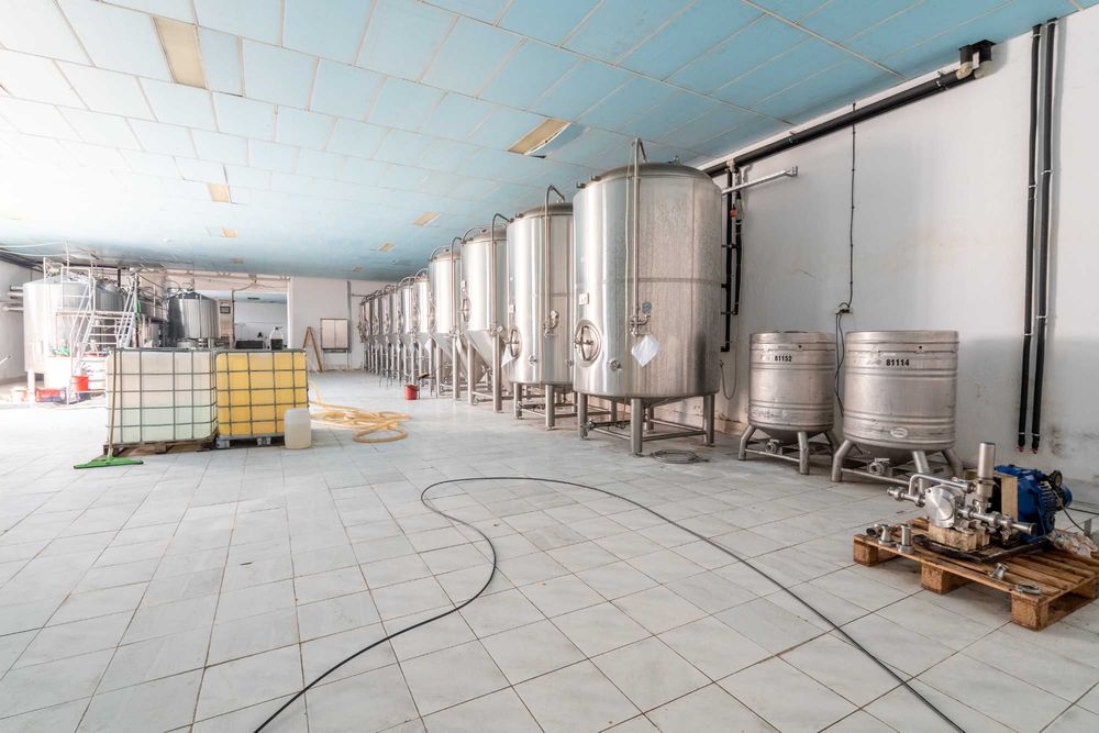 Дава се под наем Промишлена сграда в с. Йоаким Груево, Област Пловдив - 1400 кв.м за 2295 € - Снимка #16