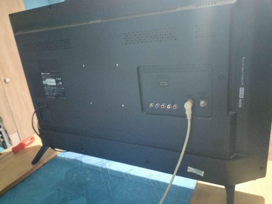 tv led Lg 81cm 260 de canale tv