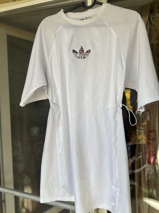 Оригинална спортна рокля Adidas